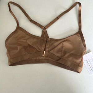 5/$15! NWT camel bra
